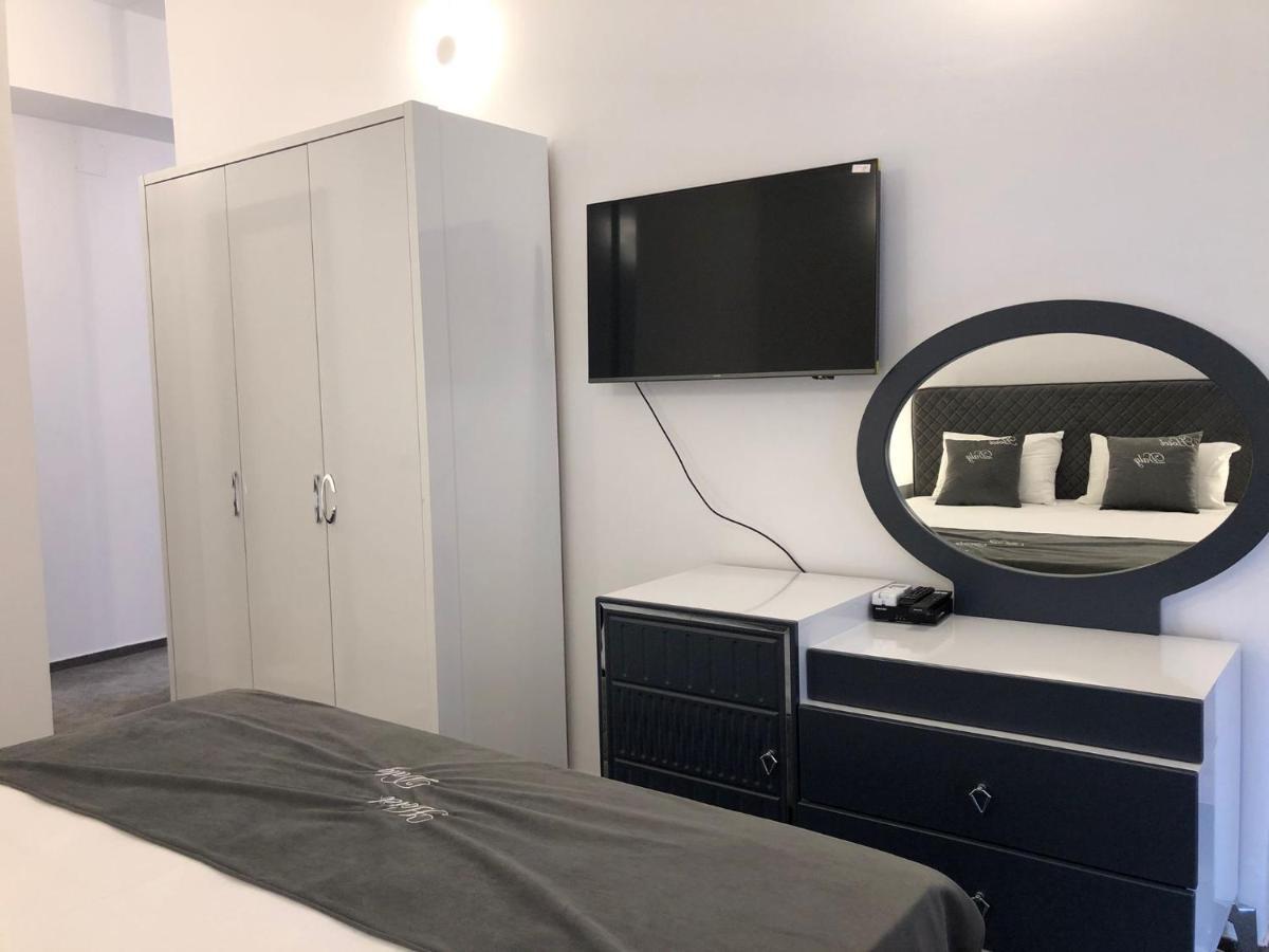 Hotel Daly Ploiesti Bagian luar foto